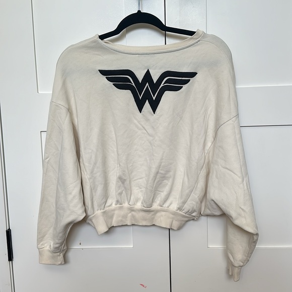 Zara Wonder Women cropped pullover. Size Small - Picture 3 of 4